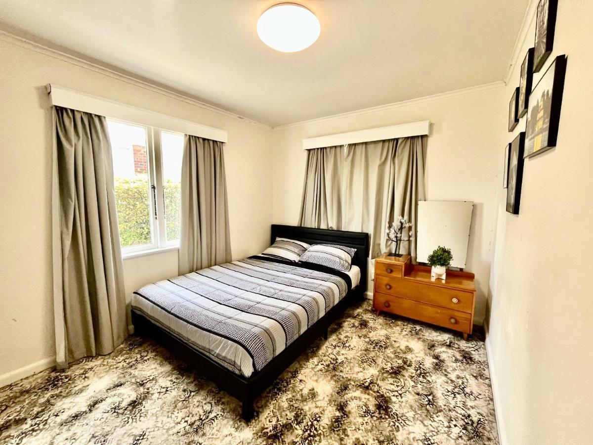 Entire House In Mt Wellington, Central Auckland Exterior photo