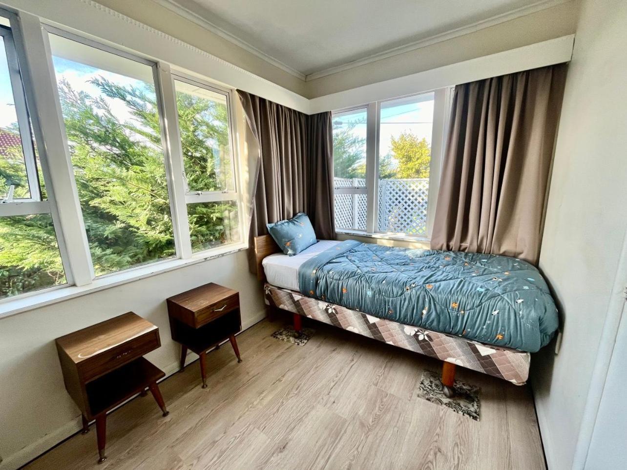 Entire House In Mt Wellington, Central Auckland Exterior photo